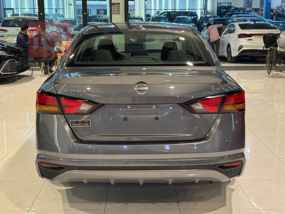 نيسان ألتيما